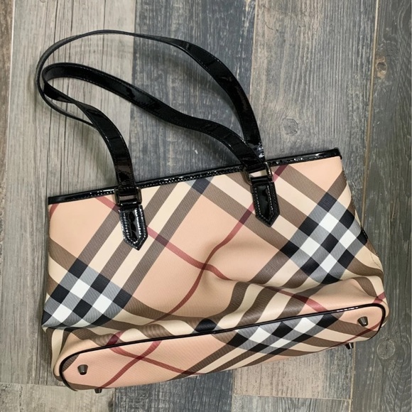 Burberry Handbags - Burberry Nova Check tote purse